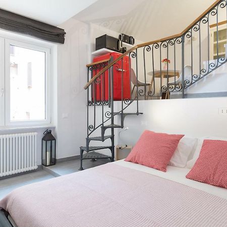 Quiet Pied A Terre With Terrace In Borgo Pio Appartement Rome Buitenkant foto