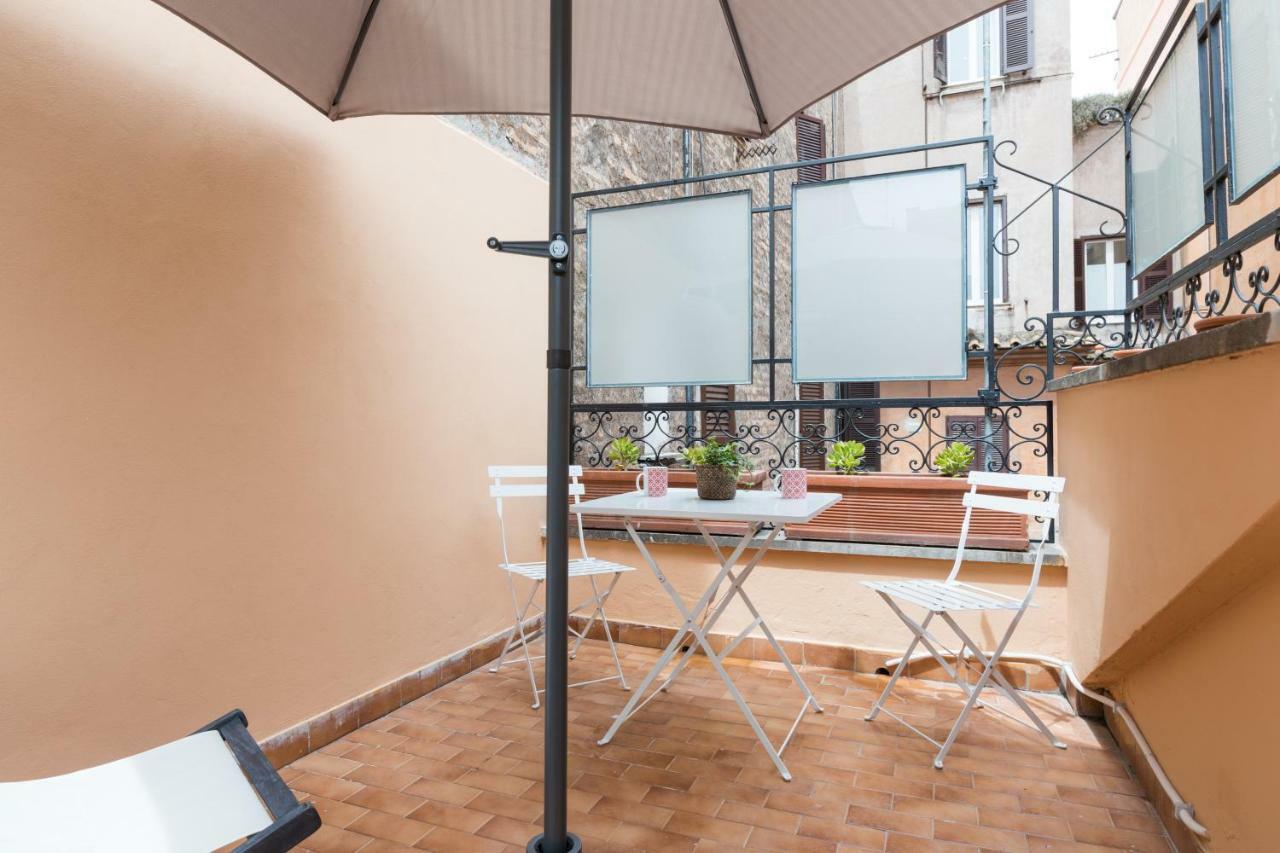 Quiet Pied A Terre With Terrace In Borgo Pio Appartement Rome Buitenkant foto