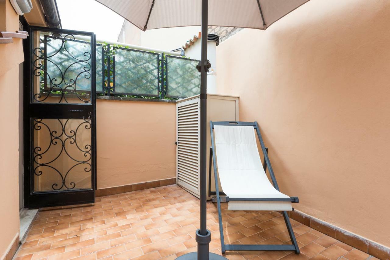 Quiet Pied A Terre With Terrace In Borgo Pio Appartement Rome Buitenkant foto