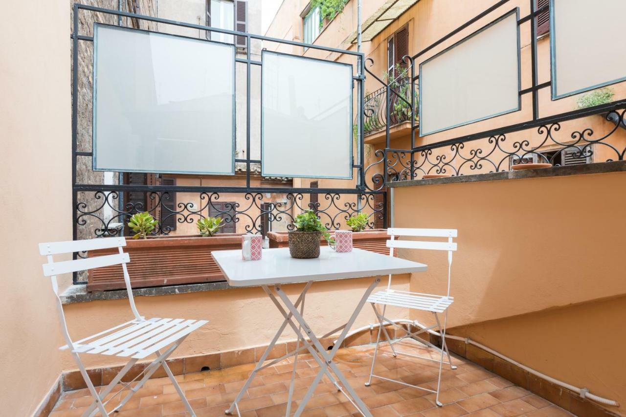 Quiet Pied A Terre With Terrace In Borgo Pio Appartement Rome Buitenkant foto